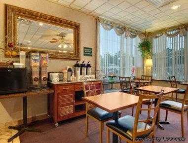 Travelodge Inn & Suites Latham Restaurant photo